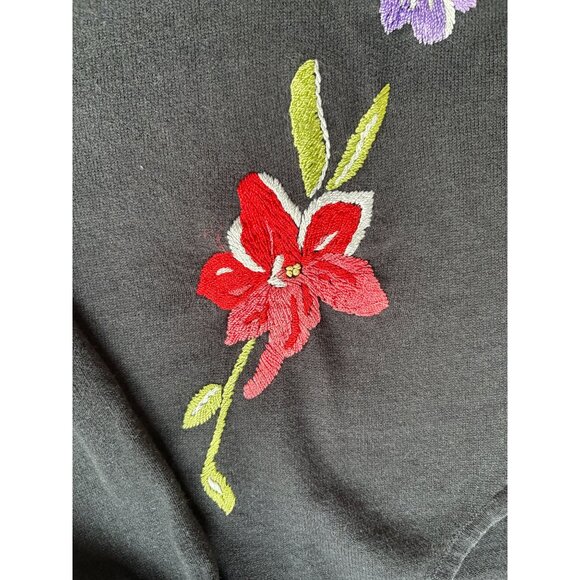 Susan‎ Graver Style Black Embroidered Floral V-Neck Sweater Top XL 55% Ramie 45% - Picture 5 of 5